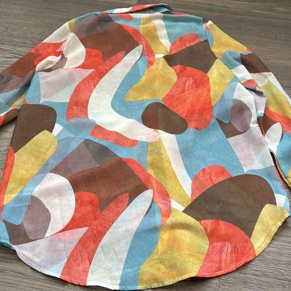 Pretty Little Thing | Multi Abstract Printed Oversized Button Up Blouse Size 4 - Picture 15 of 16